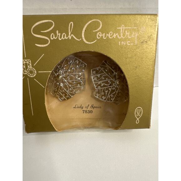 Vintage Sarah Coventry 1961 Lady of Spain clip on Earrings New Still in Box. - Picture 6 of 7